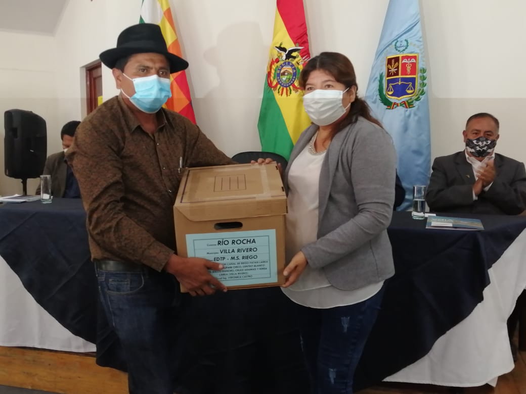 Cochabamba: Entregan 40 proyectos a diseño final a 17 municipios para manejo de cuencas y mejora de sistemas de riego