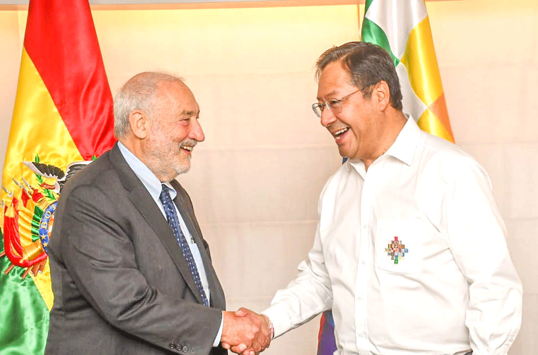 Premio nobel Stiglitz aprecia el modelo económico boliviano en reunión con el presidente Arce