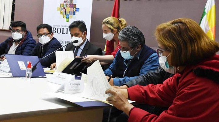 Gobierno lamenta que dirigentes de médicos “politicen la salud”