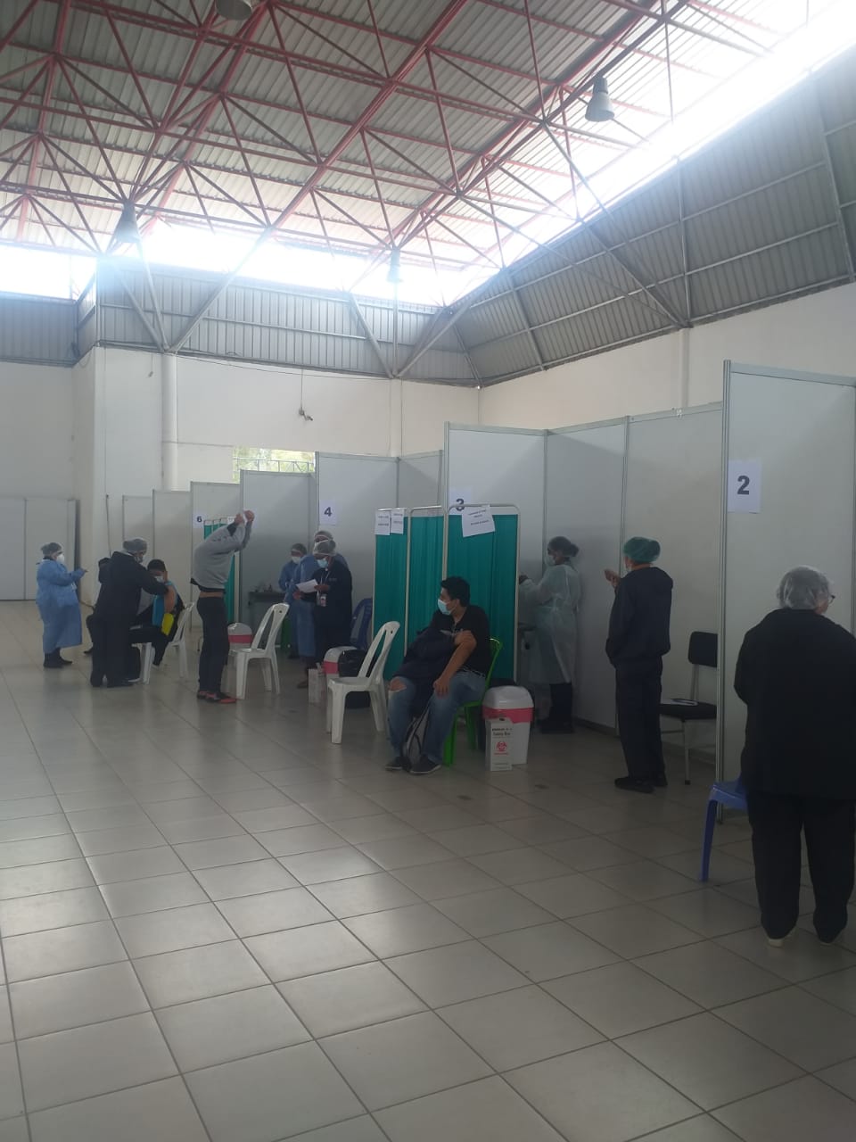 Rehabilitan el campus de la Feria Internacional de Cochabamba para vacunación masiva anticovid