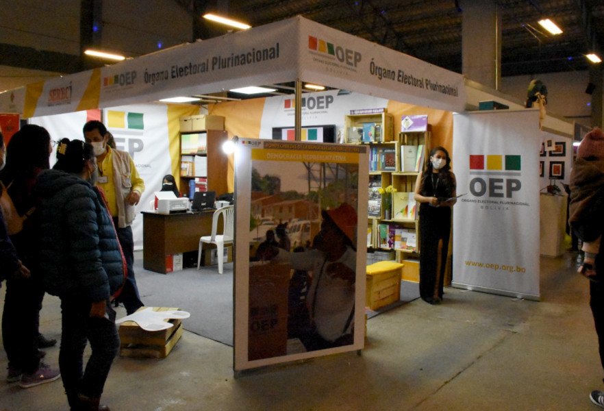 Visitantes de la Feria del Libro podrán tramitar certificados y otros en el stand del Serecí