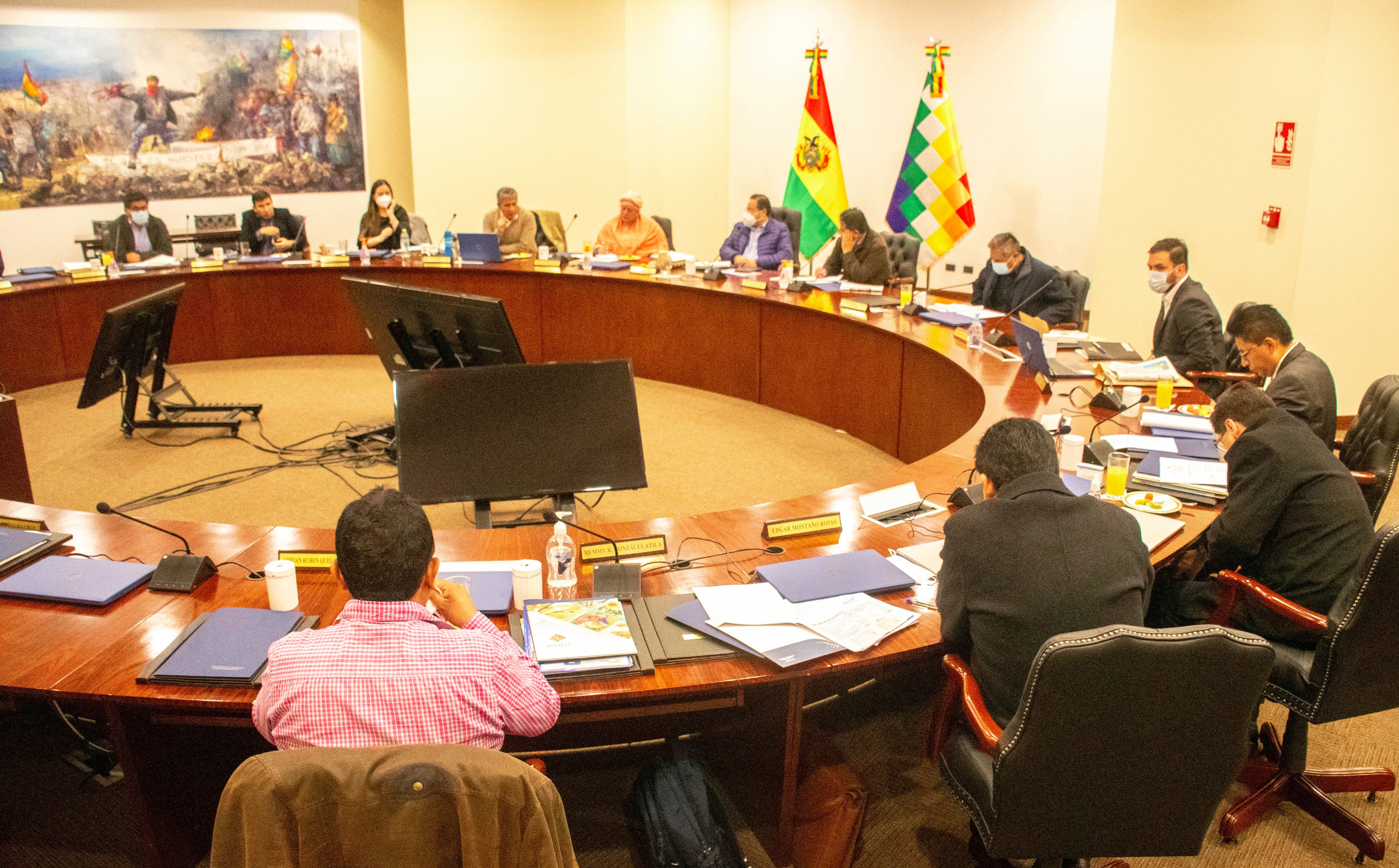 Gobierno evalúa pérdidas causadas por el paro y analiza medidas para revertirlas