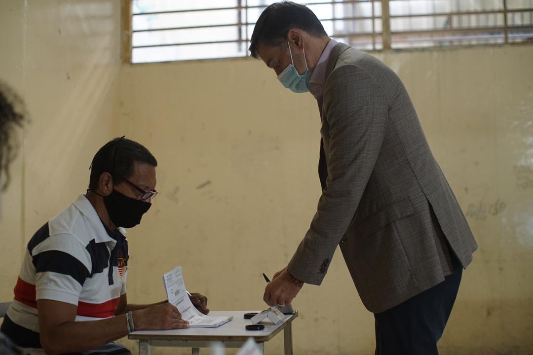 Comienza la jornada electoral en Venezuela para elegir a autoridades regionales y municipales