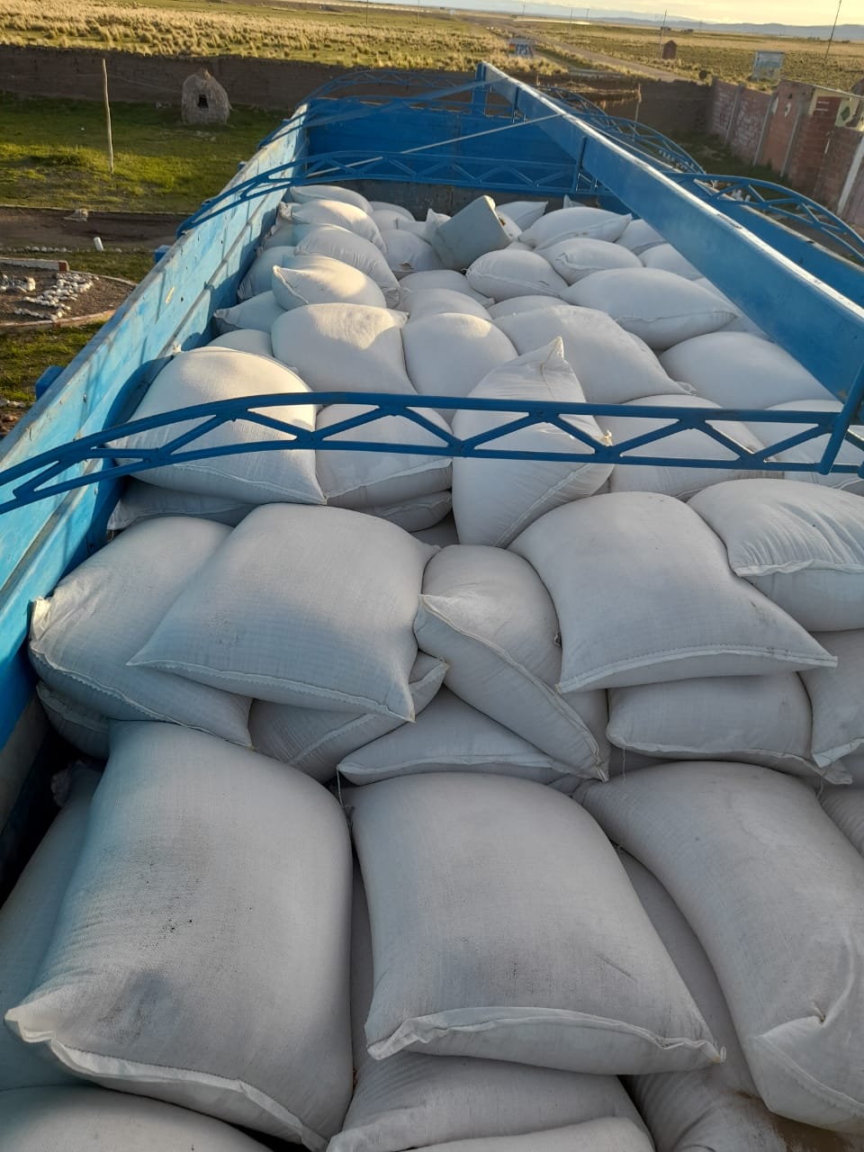 Comisan 107 vehículos indocumentados y motorizados con carga de contrabando en la primera quincena de febrero