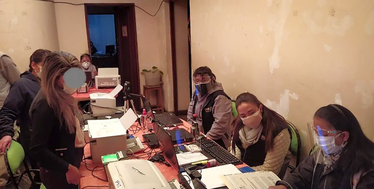 Reclusos de tres cárceles de La Paz se beneficiarán con el saneamiento documental y la emisión de certificados de nacimiento gratuitos