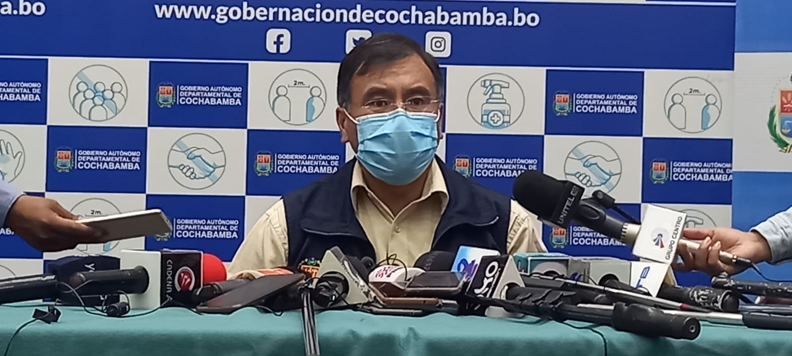 Instruyen transferencia de intensivistas de centros de salud a hospitales para atender a pacientes con COVID-19 en Cochabamba