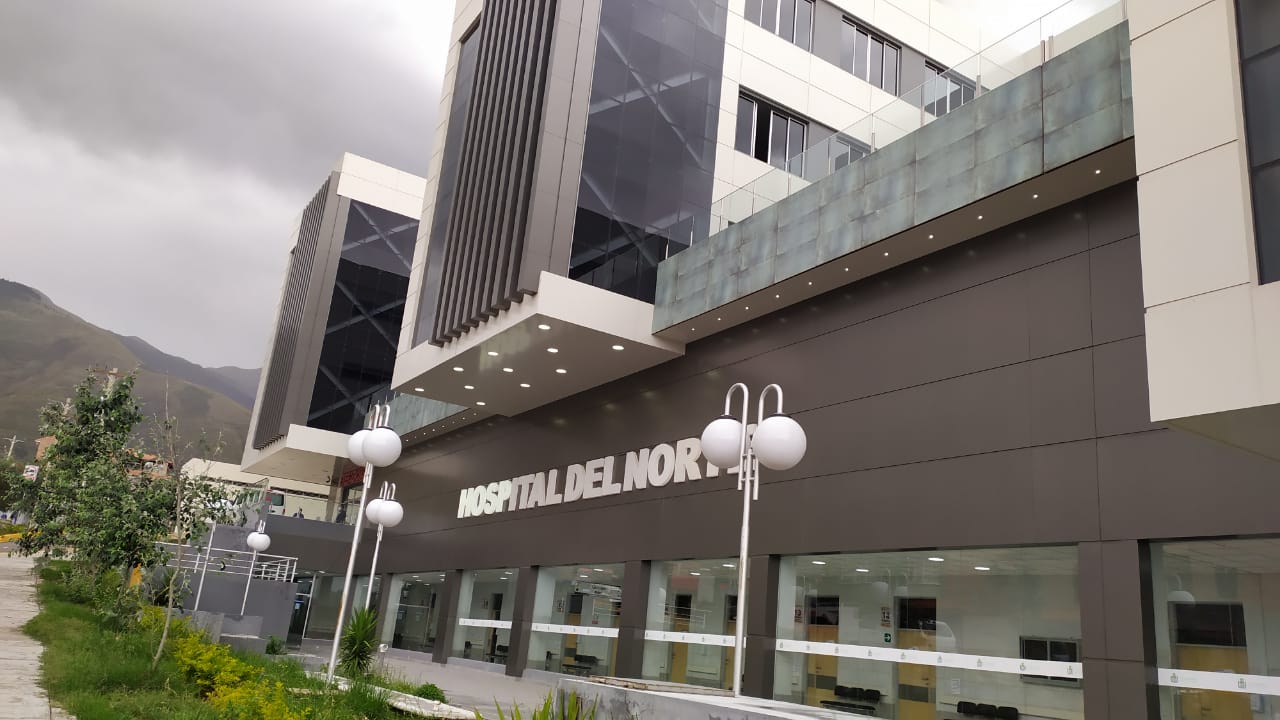 Gobierno contratará 350 profesionales en salud para reforzar la lucha contra el COVID-19 en Cochabamba