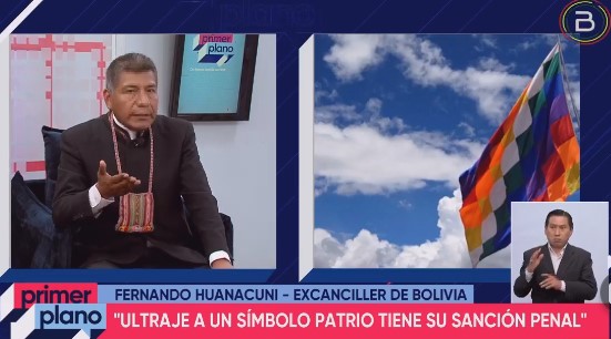 Excanciller afirma que mellar a la wiphala es un delito y una negación a los pueblos indígenas