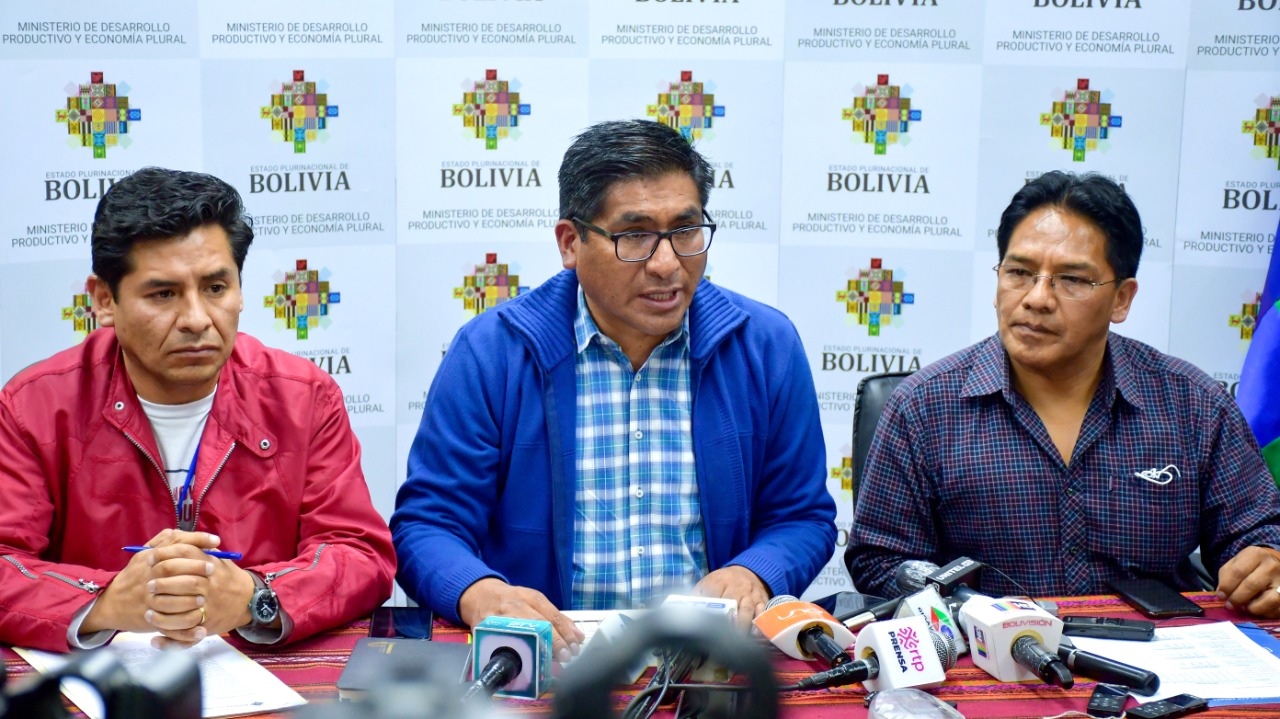 Gobierno y carniceros acuerdan garantizar suministro de res con distribución de 1.151 t a nivel nacional