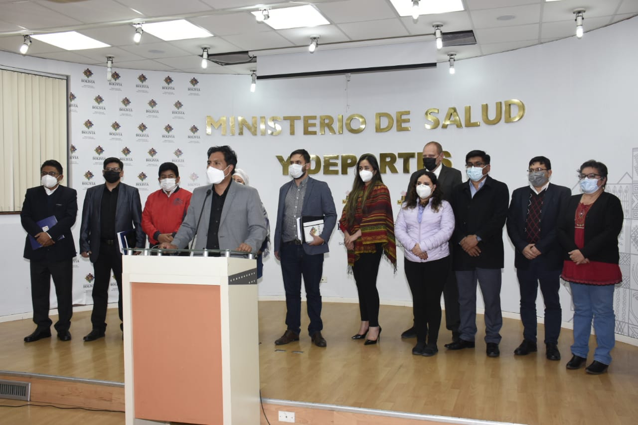 Postergan obligatoriedad en la presentación del carnet de vacunación hasta el 26 de enero en Bolivia