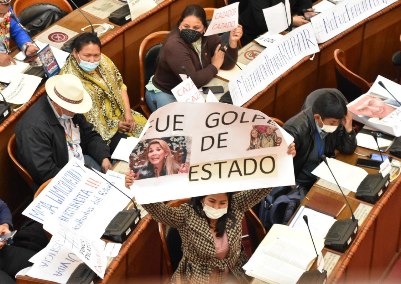 Diputado Angulo afirma que legisladores de oposición buscan encubrir actos de corrupción con pedidos de interpelación a ministros