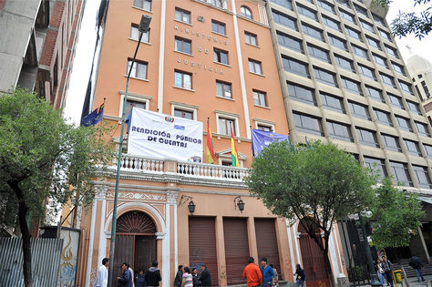 Ministerio de Justicia sigue el caso de feminicida fugado en Cochabamba y anuncia acciones legales contra vocal