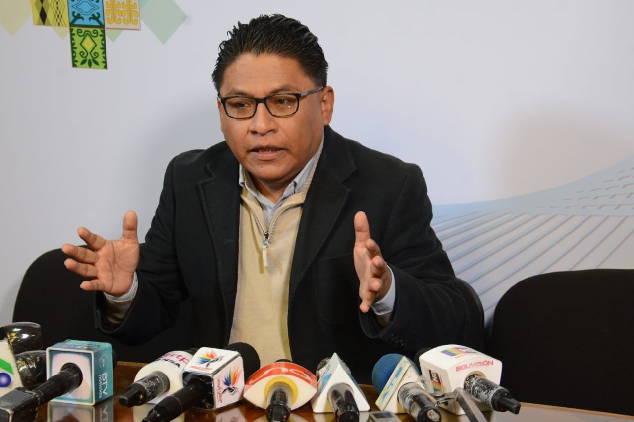 Ministro Lima: Mesa se cree superior a 12 millones de bolivianos, debe enfrentar la justicia como todos
