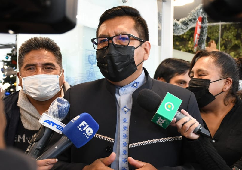 Presidente de Diputados pide a Alcalde de Santa Cruz que no entorpezca investigación del caso ítems fantasmas