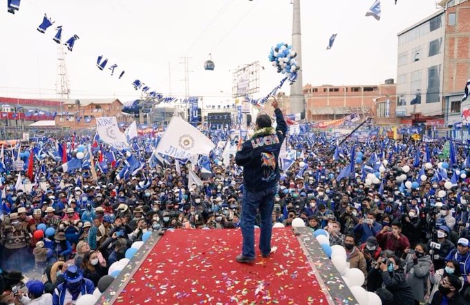 Arce felicita al MAS por su 26 aniversario y destaca que es el partido más grande del país