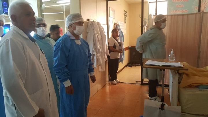 Gobierno contrata 320 profesionales de la salud para Cochabamba