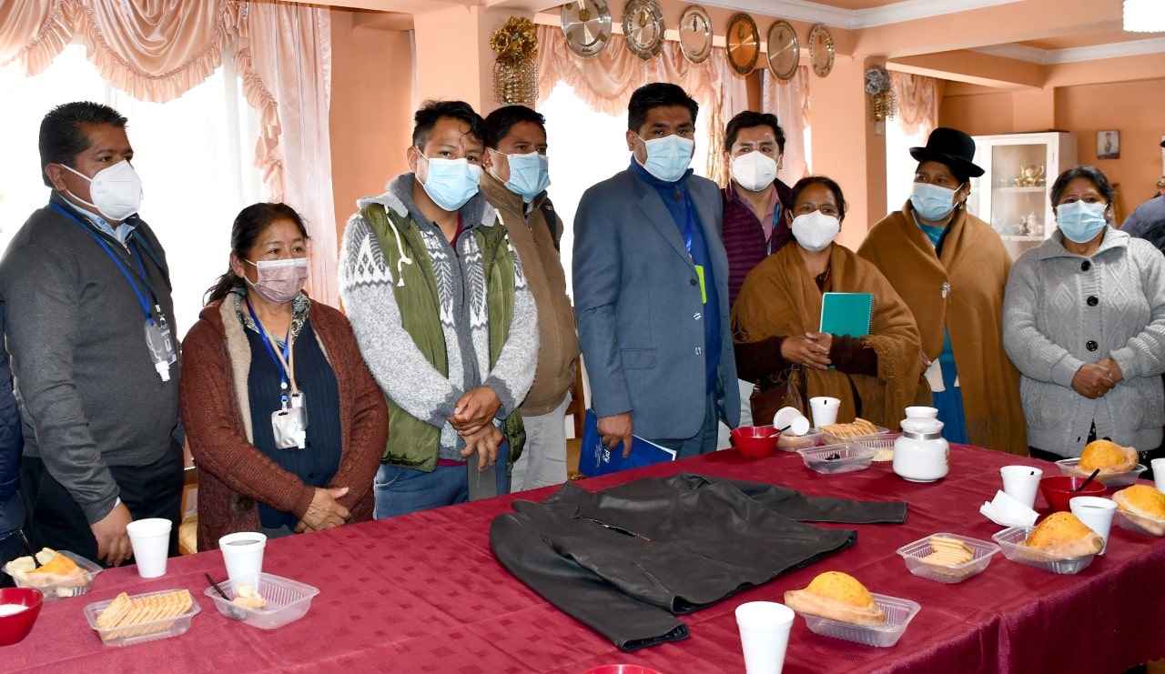 Desarrollo Productivo socializa créditos SI Bolivia a las productoras “mañaneras” de La Paz