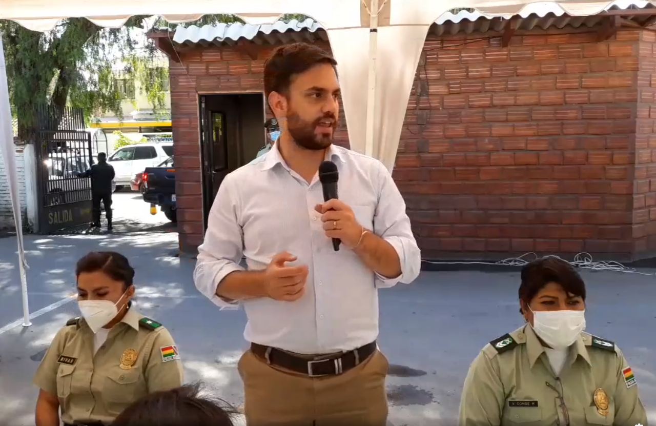 Ministro de Gobierno anuncia la creación de una Unidad de Género para investigar denuncias de violencia física y psicológica