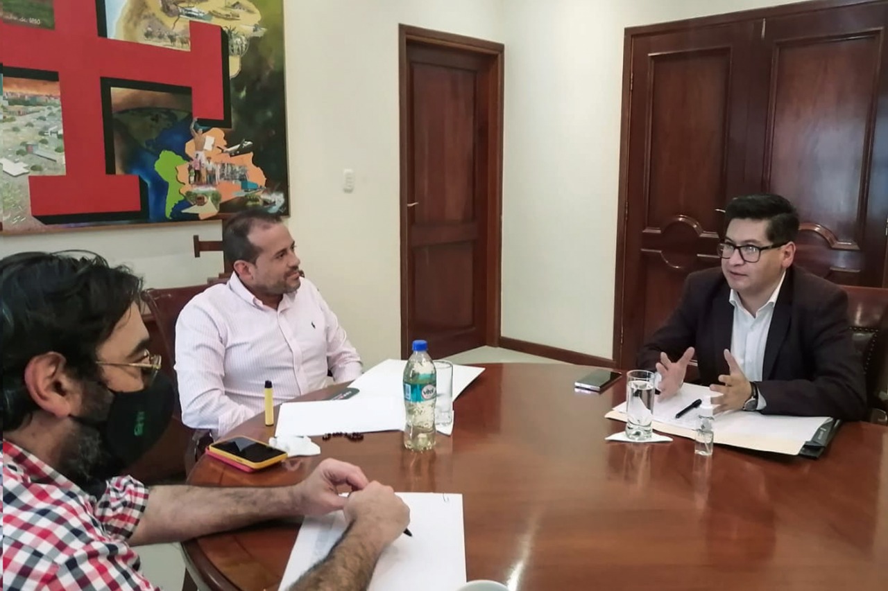 Ministro de Economía y autoridades subnacionales analizan situación financiera de Gobernación de Santa Cruz