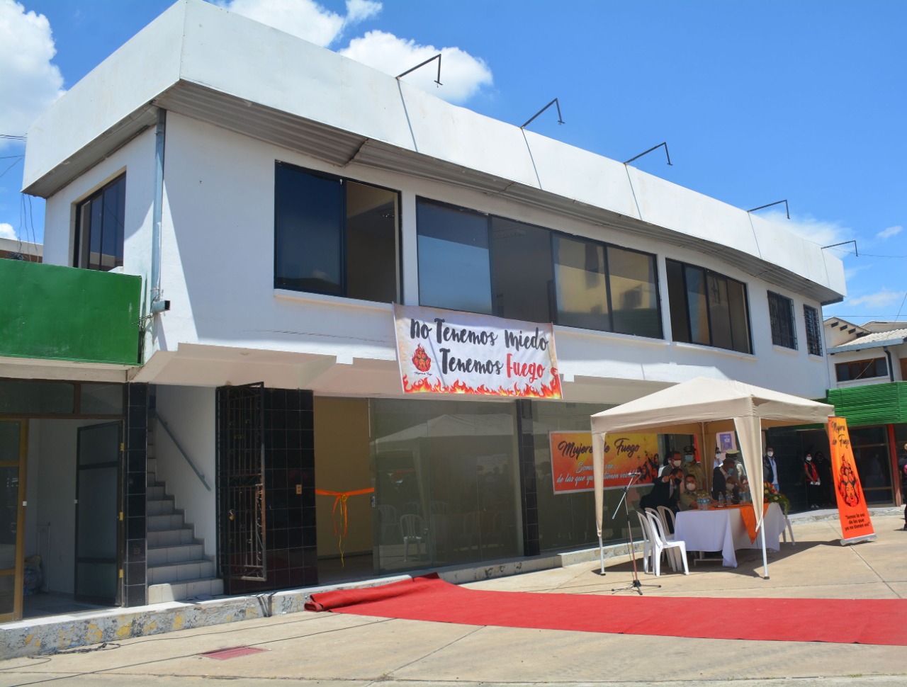 Gobierno entrega inmueble a las Mujeres de Fuego para fortalecer la lucha contra la violencia en Cochabamba