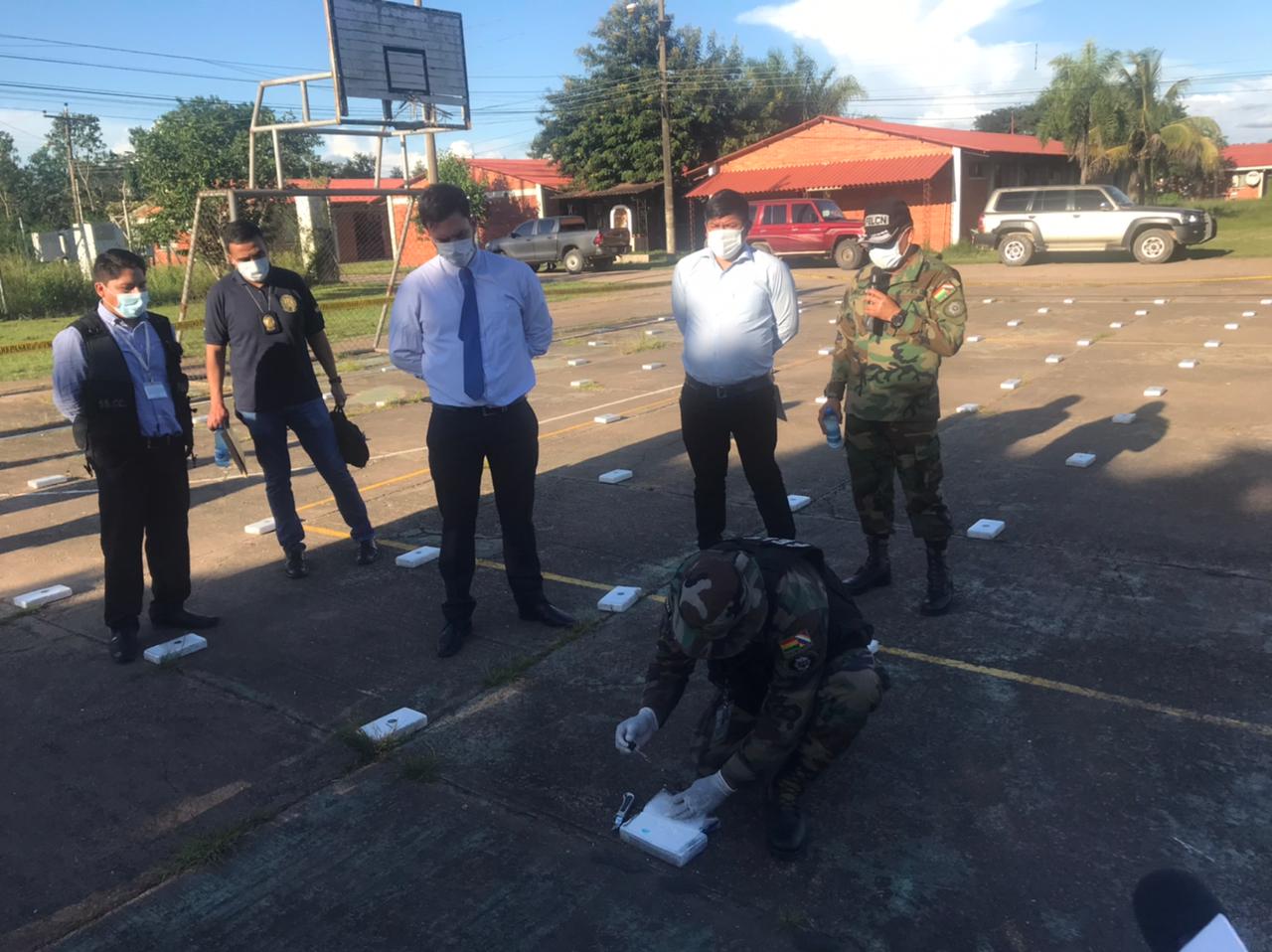 FELCN secuestra casi 225 kilos de cocaína en Beni y causa afectación de $us 1,2 millones al narcotráfico