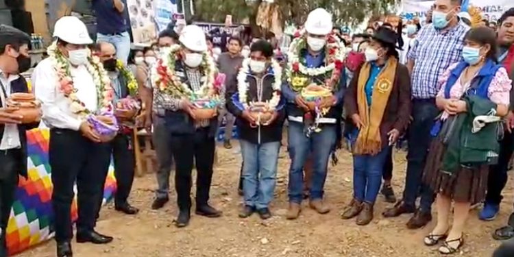 Obras Públicas construirá 837 viviendas para familias de escasos recursos en Chuquisaca