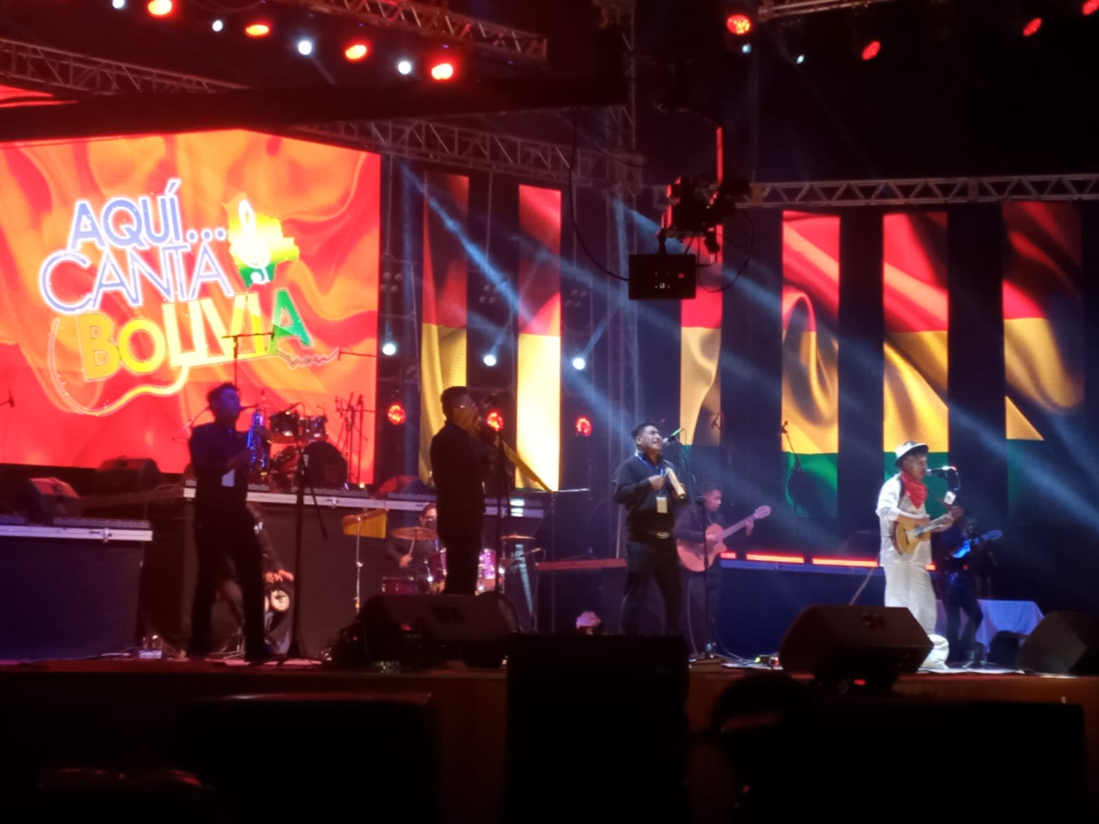 Festival Nacional de la Canción ¡Aquí… Canta Bolivia! abre el telón en el Teatro Internacional Oruro
