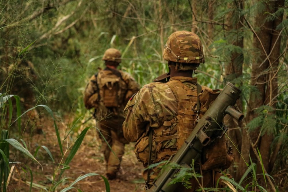 Rusia advierte defender sus fronteras si la OTAN despliega tropas en Ucrania