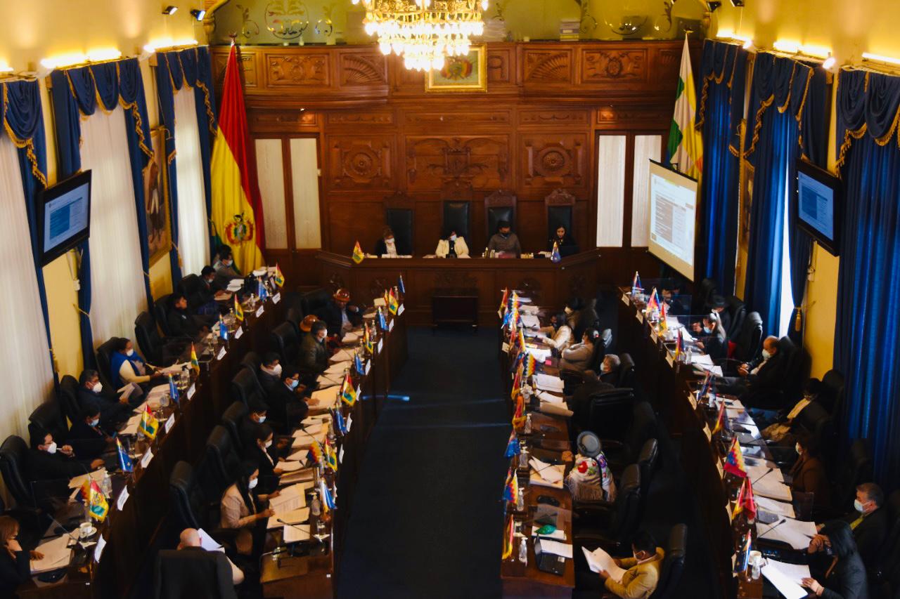 Senado aprueba crédito de 100 millones de euros para reponer bonos erogados en el Gobierno de facto