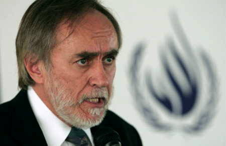 Denis Racicot asevera que Áñez no puede gozar de privilegios porque no respetó la ley en 2019