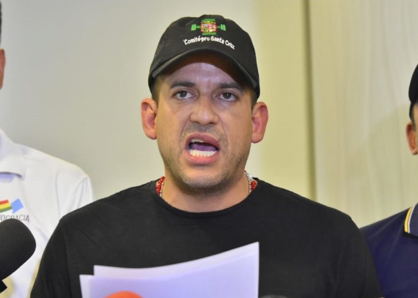 Partidarios de Creemos en Camiri acusan de traición a Fernando Camacho