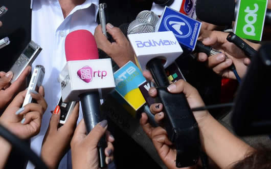 Vacunación a trabajadores de la prensa que realizan cobertura noticiosa, se reiniciará desde el martes