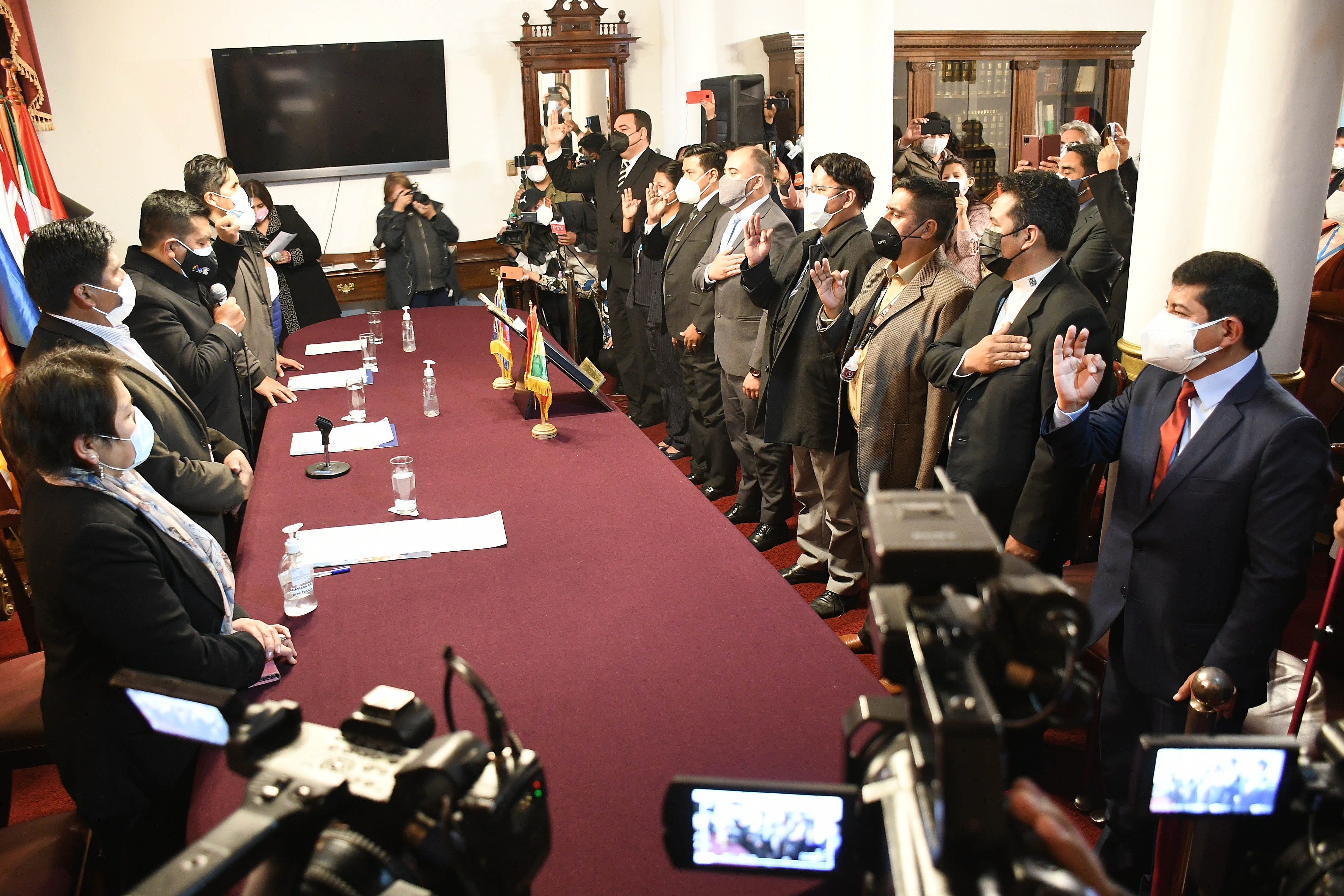 Posesionan a vocales electorales de ocho departamentos