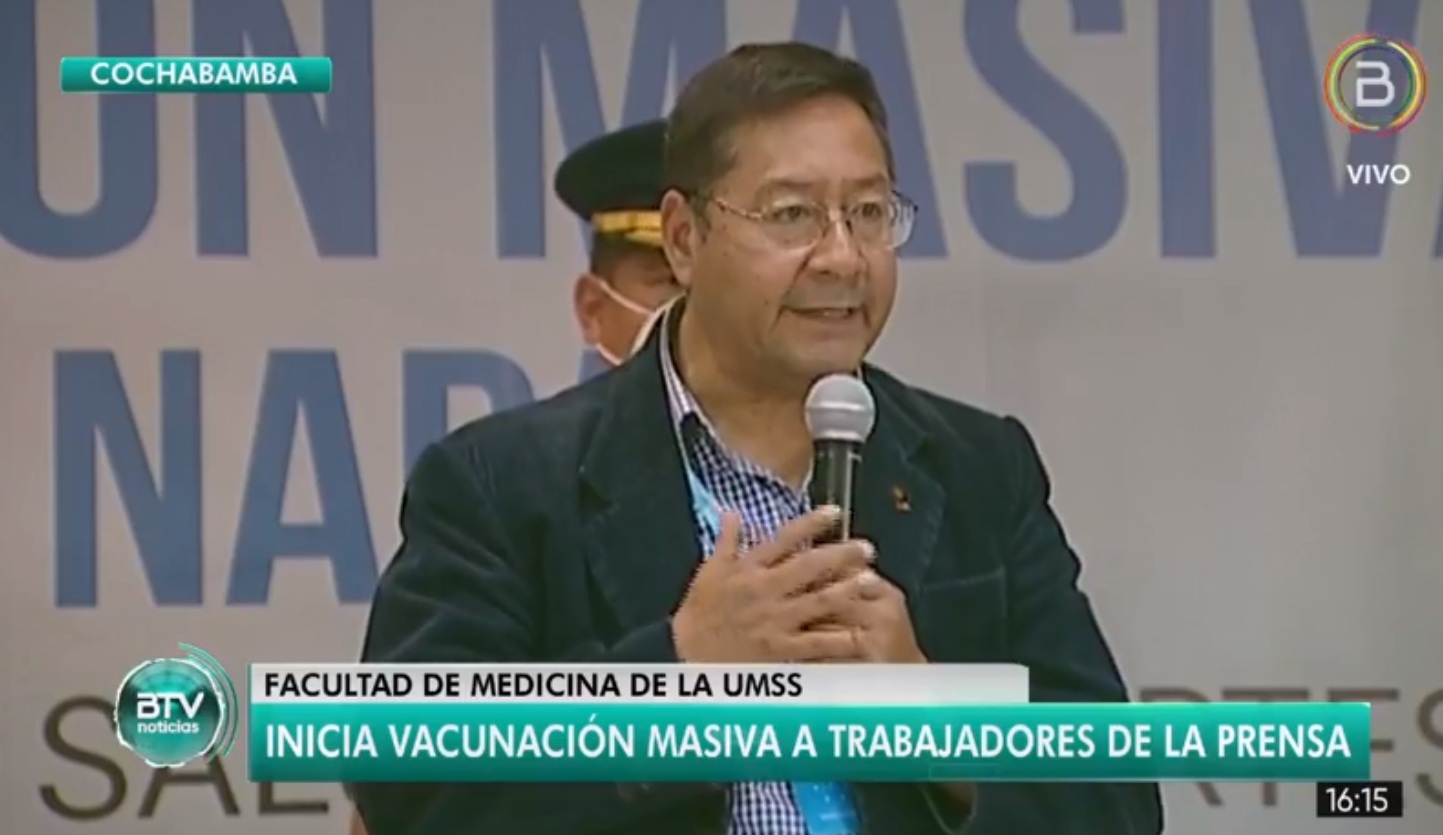 Presidente inicia vacunación contra el COVID-19 para periodistas de Cochabamba (adelanto)