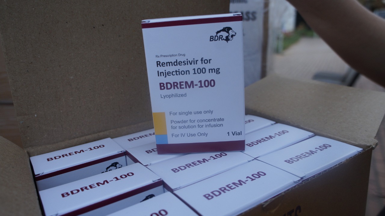 COVID-19: Entregan generador móvil de oxígeno y fármacos para pacientes de terapia intensiva en Cochabamba