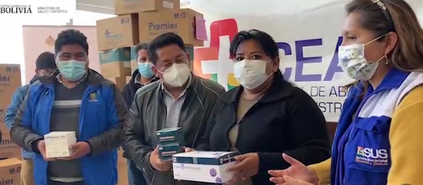 Entregan medicamentos e insumos de bioseguridad para beneficiarios del SUS en cuatro municipios de La Paz