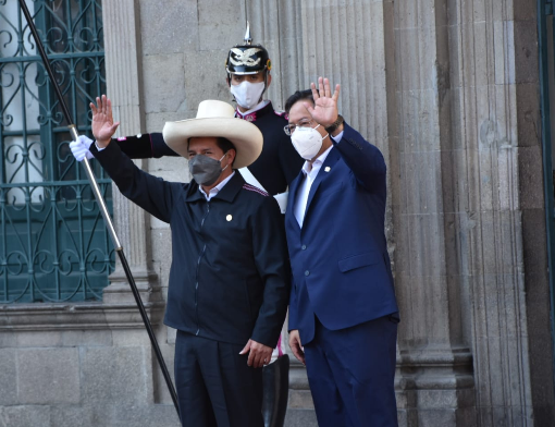 Se inician los actos protocolares en plaza Murillo por la llegada del presidente de Perú a Bolivia