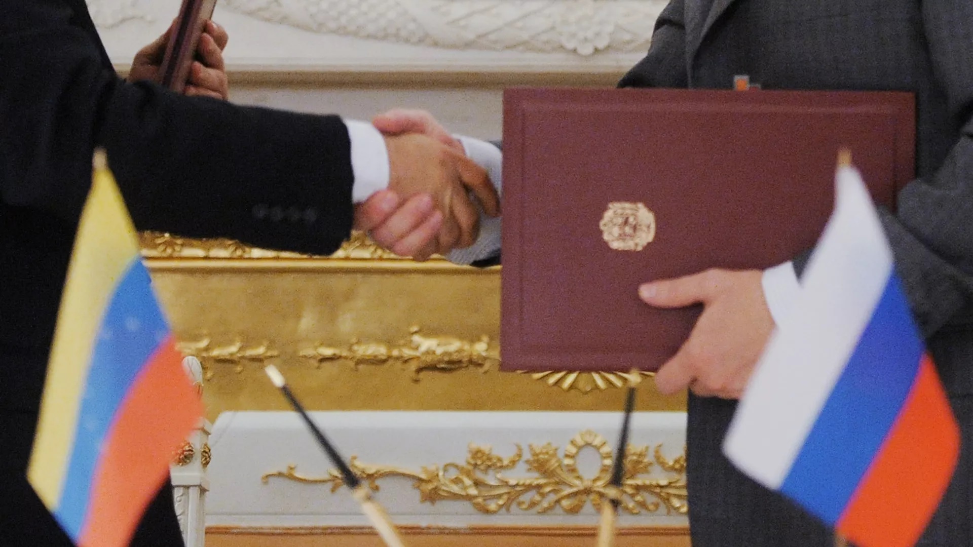 Rusia ayuda a Venezuela a mantener el material de guerra en disposición operativa