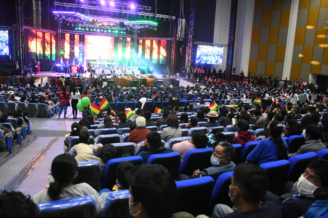 Gobierno entrega el Teatro Internacional de Oruro, el más grande de la región (amplia)