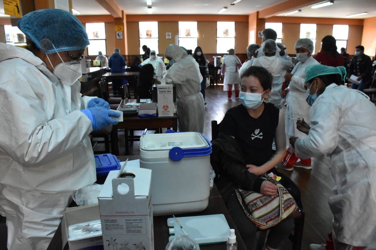 Ministerio de Salud afirma que vacunas aplicadas protegen contra las variantes identificadas del COVID-19