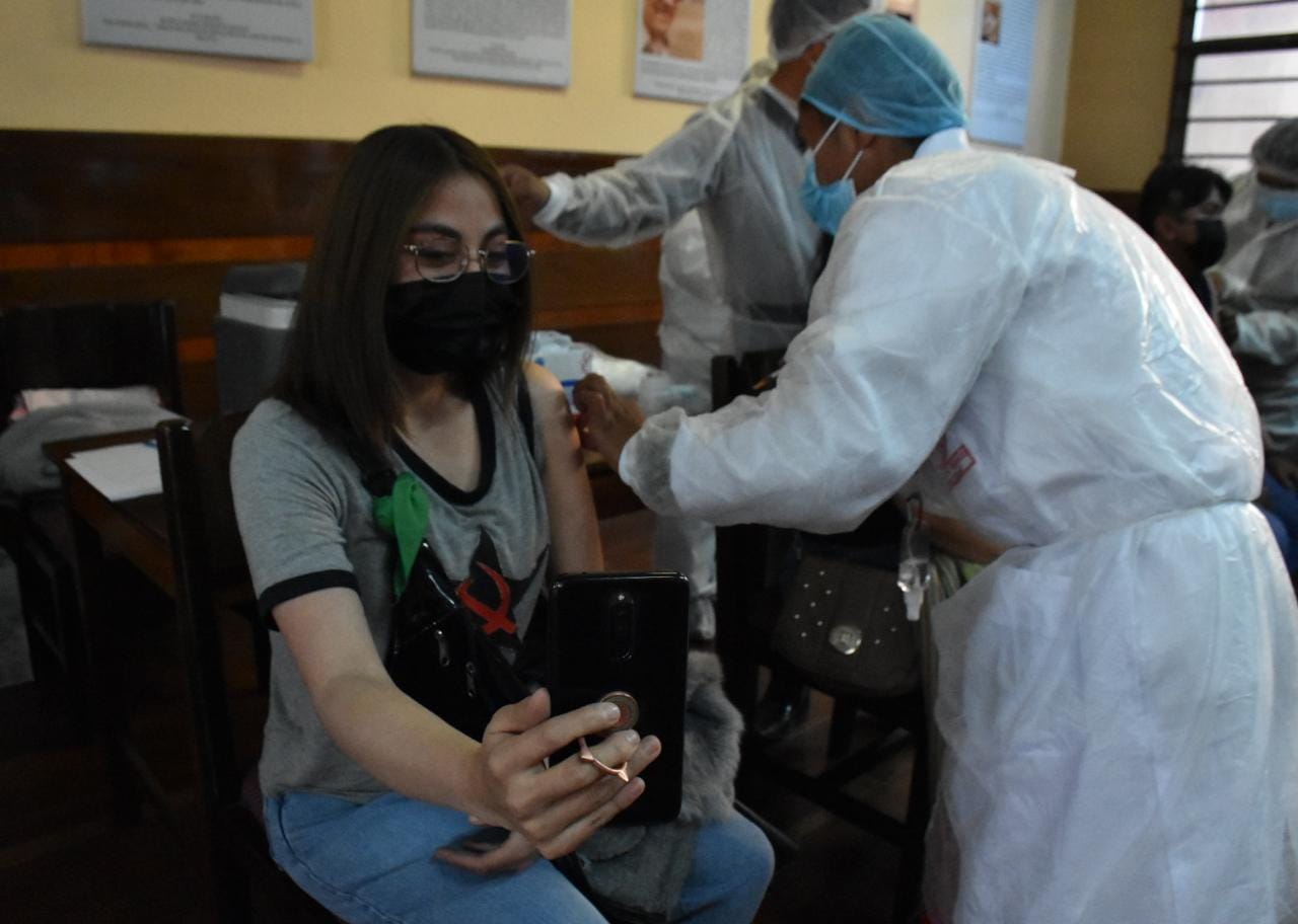 Presidente del Senado destaca respuesta positiva de la población a la vacunación contra el COVID-19