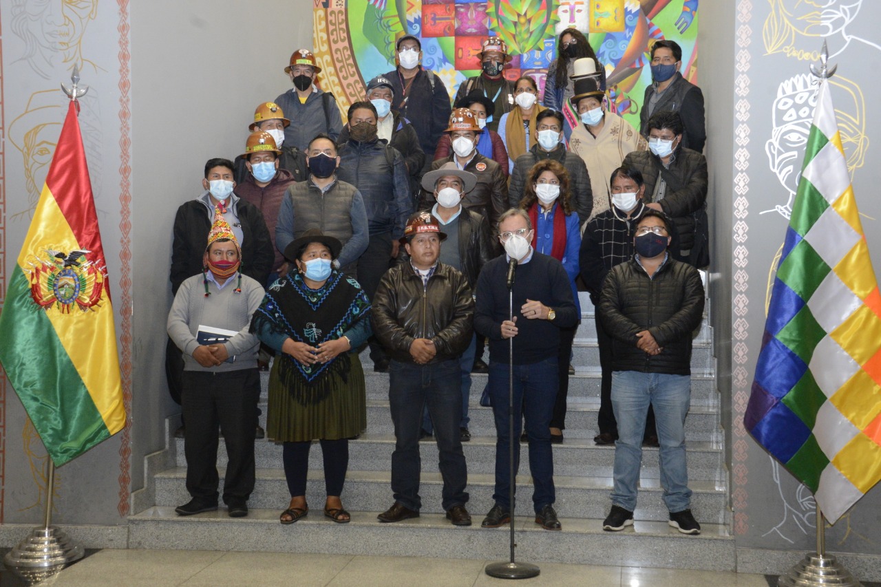 Presidente Arce y organizaciones sociales coordinan socialización del plan de lucha contra el COVID-19