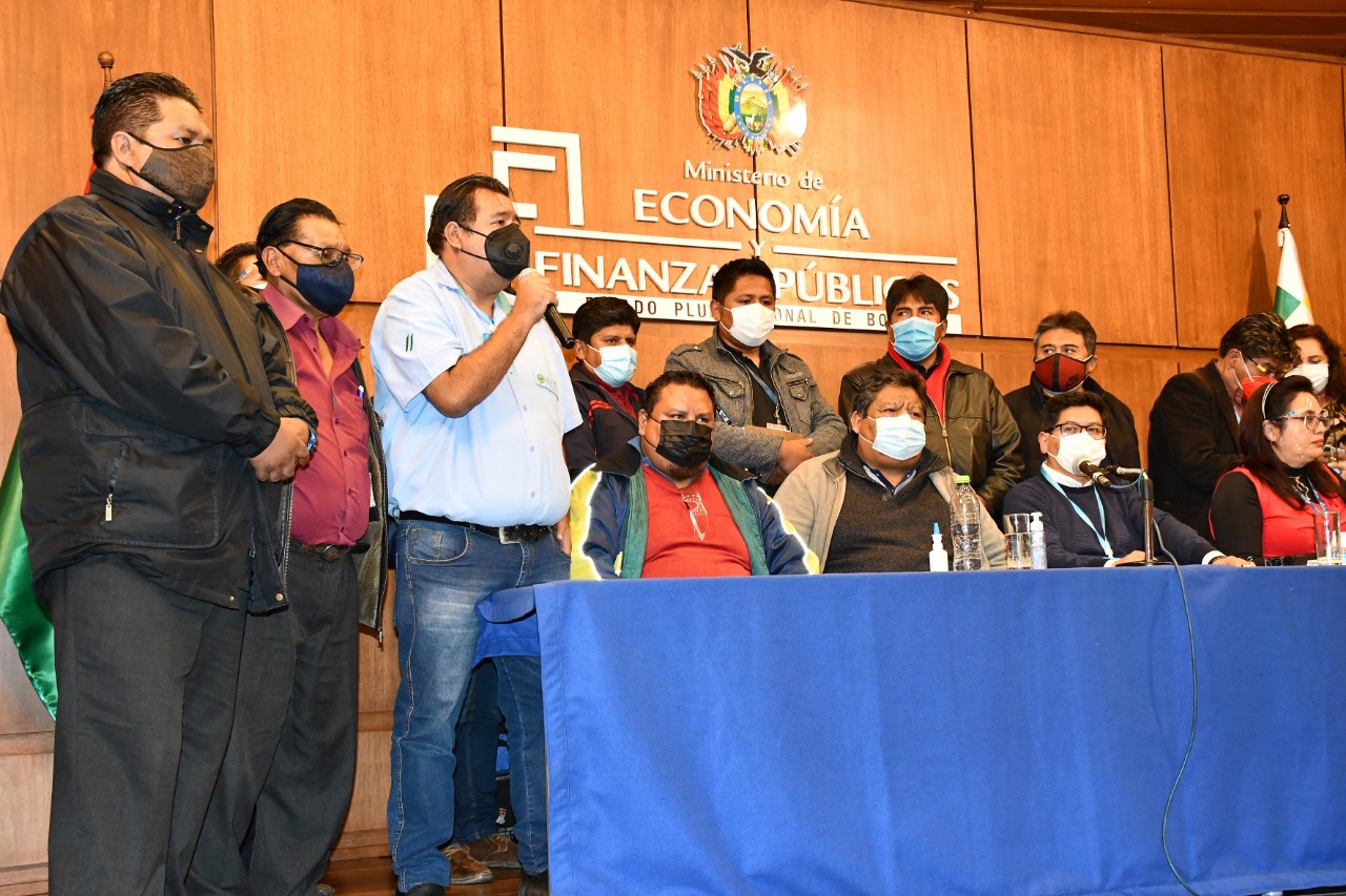 Autoridades de Estado destacan el acuerdo firmado con transportistas mediante el diálogo