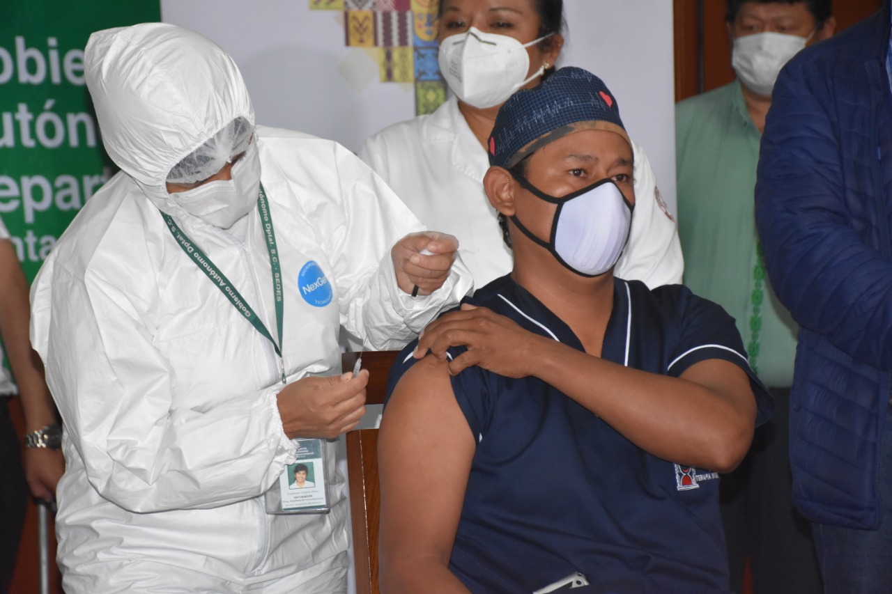 COVID-19: Gobierno proyecta vacunación de 7,2 millones de bolivianos