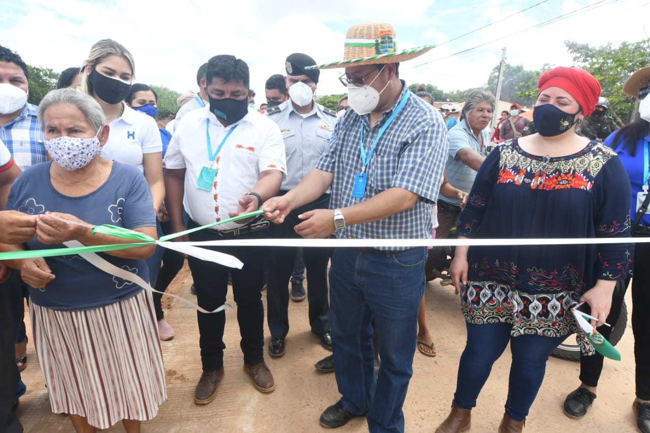 Presidente Arce reactiva obras paralizadas en Cobija con la entrega de diez puentes