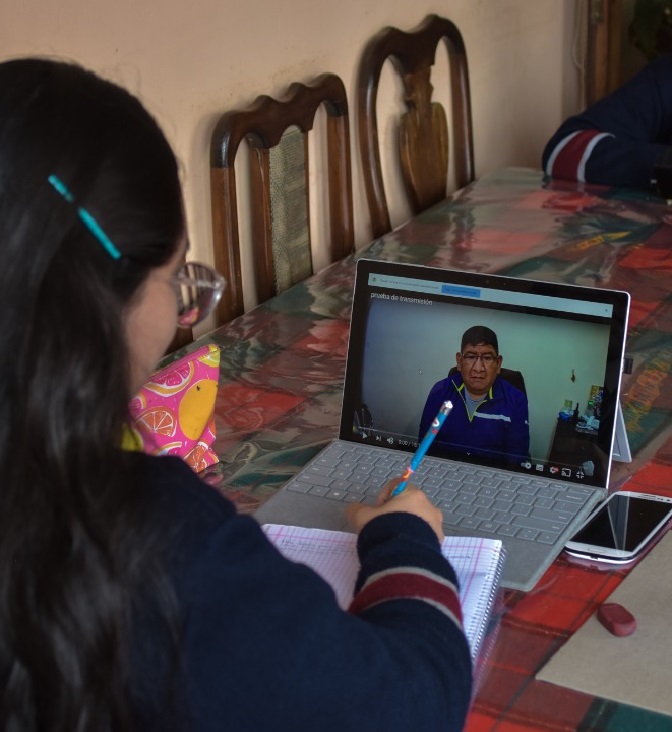 Presidente Arce destaca dedicación y esfuerzo de maestros a cinco días del inicio del año escolar