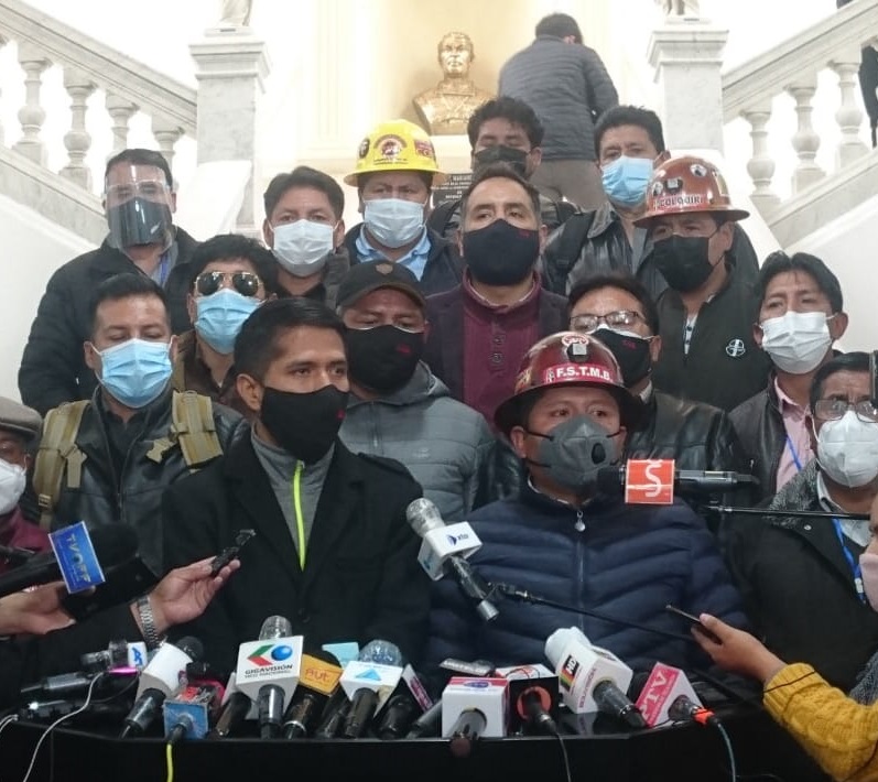 Presidente del Senado y COB se reúnen para priorizar leyes que garantizan la estabilidad laboral