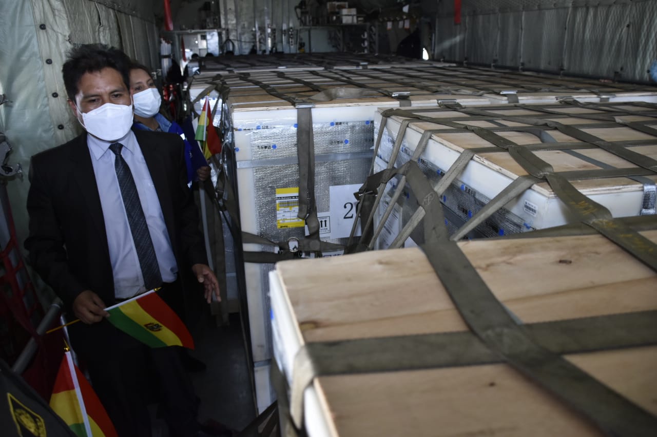 Auza: Vacunación masiva contra el COVID-19 comienza este jueves en Santa Cruz