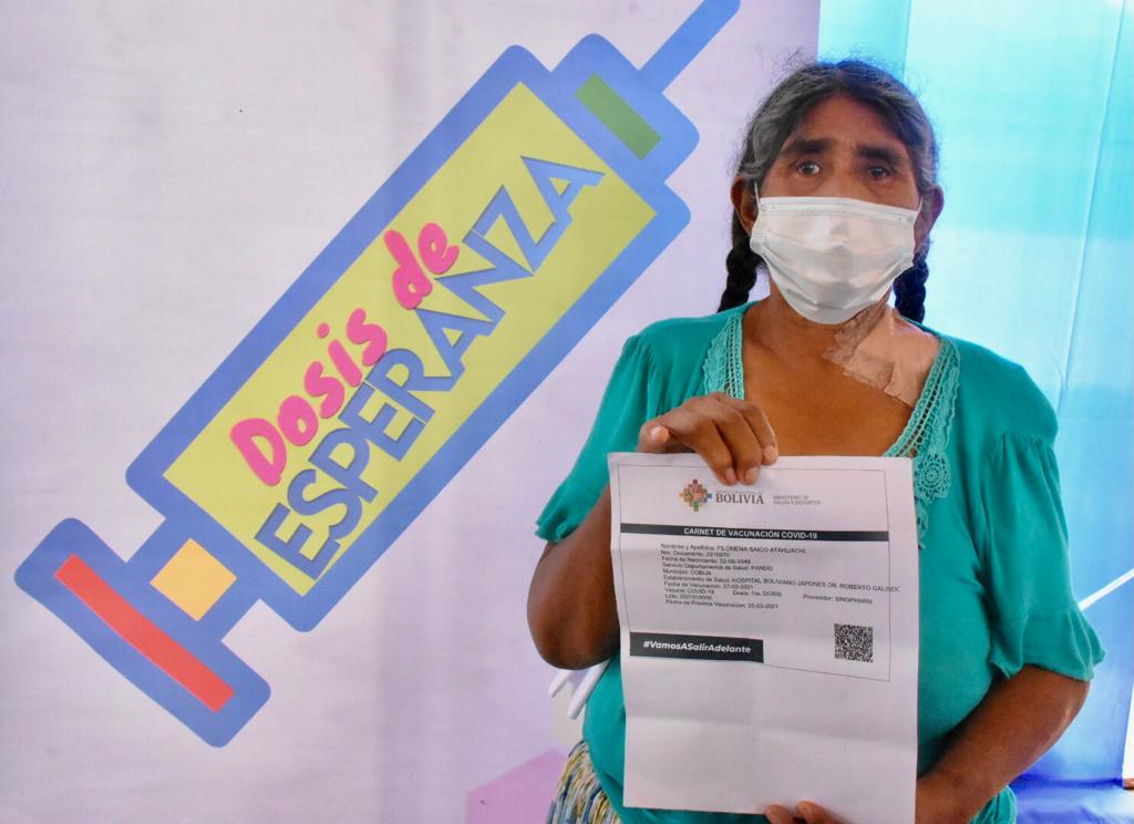 Adulta mayor inmunizada: “Muchas gracias Presidente por traer las vacunas a Pando”