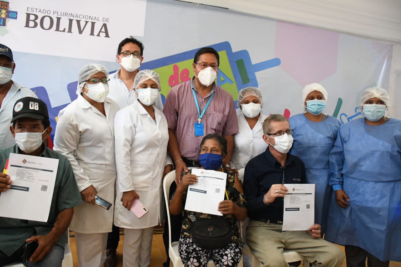 Primera vacunada en Beni: “Gracias por haber hecho realidad este sueño para que podemos tener más de vida”